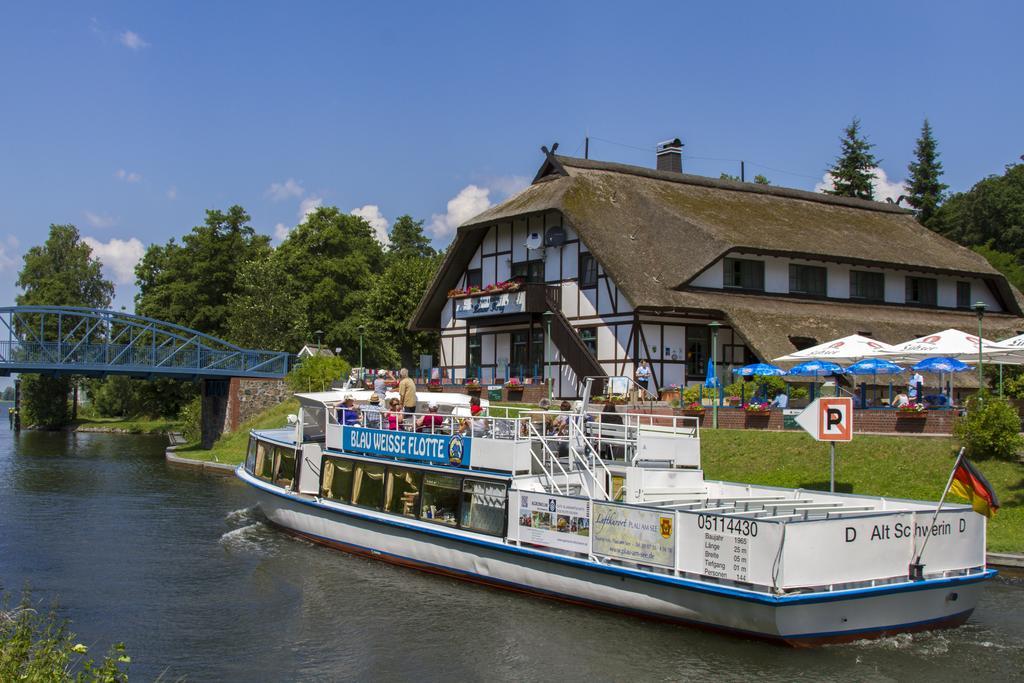 Hotel & Restaurant Lenzer Krug Malchow  Esterno foto